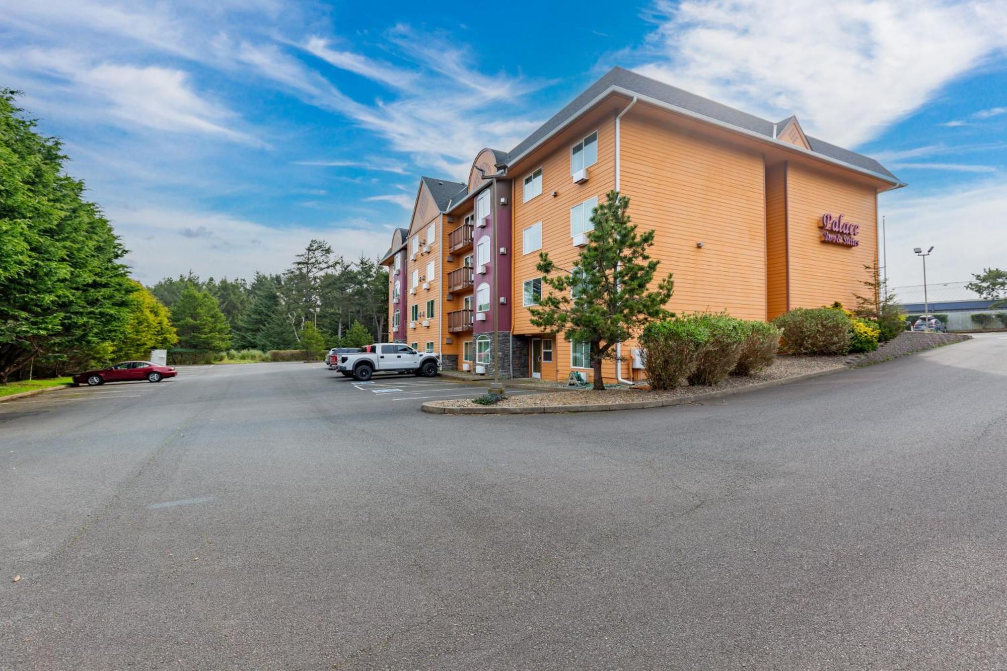 Palace Inn&Suites Lincoln City Extérieur photo